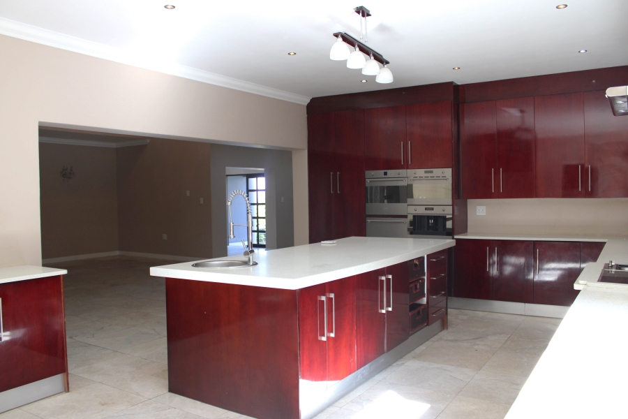 6 Bedroom Property for Sale in Cashan North West